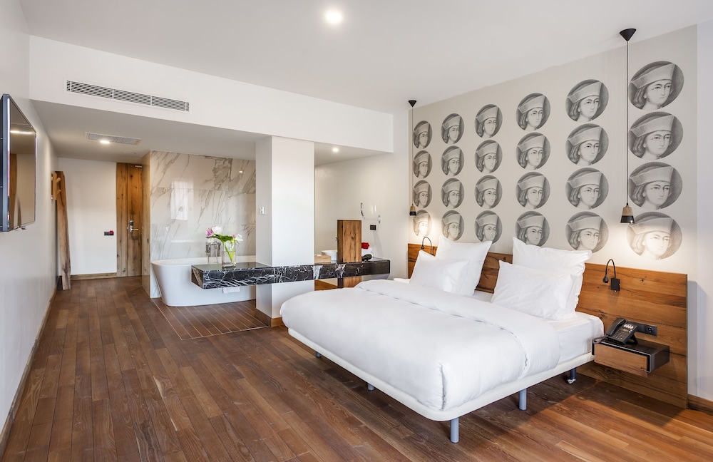 Shota@Rustaveli Boutique hotel 17