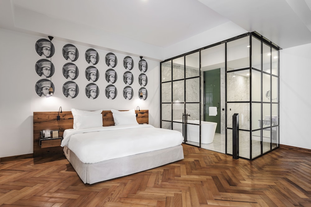 Shota@Rustaveli Boutique hotel 9