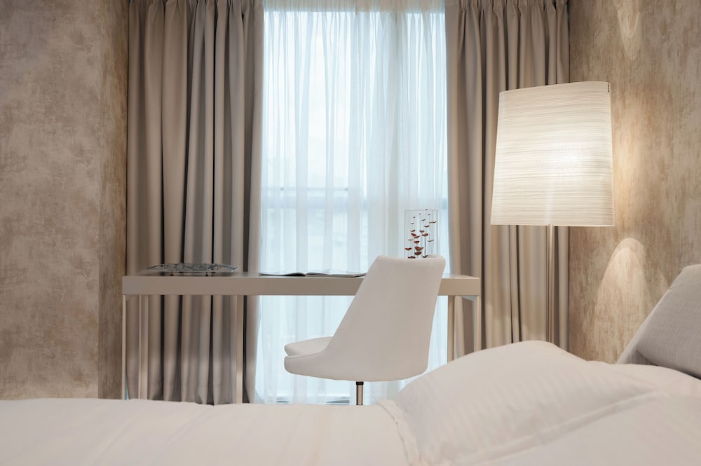 Athenaeum Grand Hotel 21
