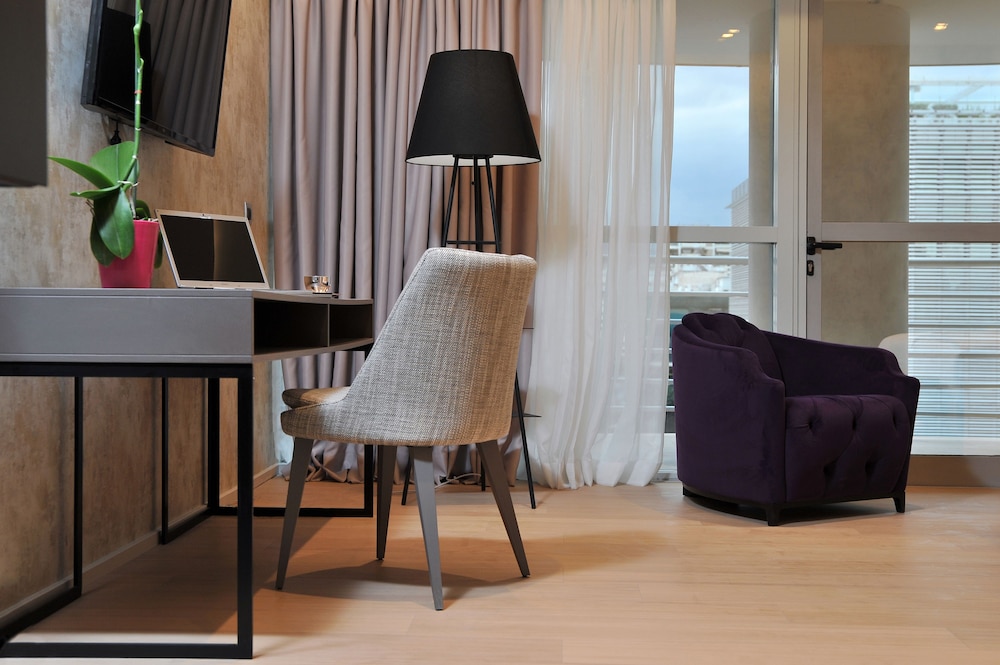Athenaeum Grand Hotel 12