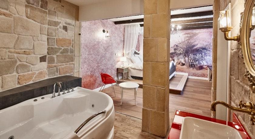 Maison Bistro & Hotel 5