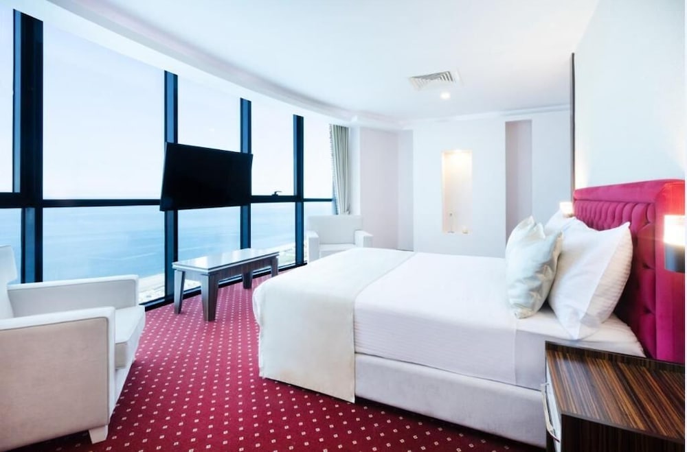 Sky Tower Hotel 22