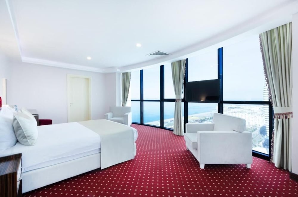 Sky Tower Hotel 16