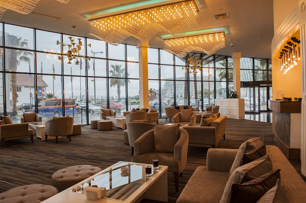 Sky Tower Hotel 4
