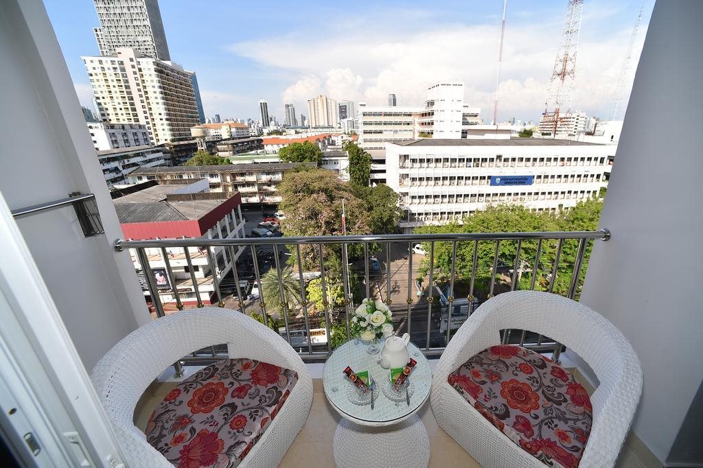 Parvena Hotel 5