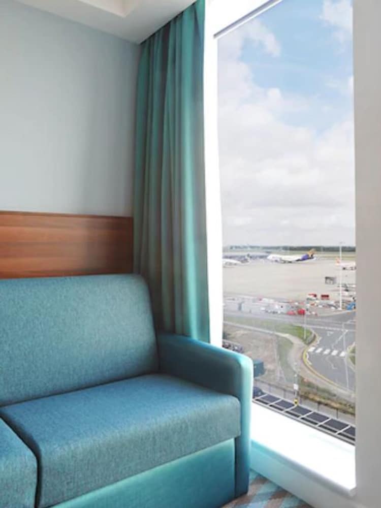 Hampton by Hilton London Stansted Airport 21