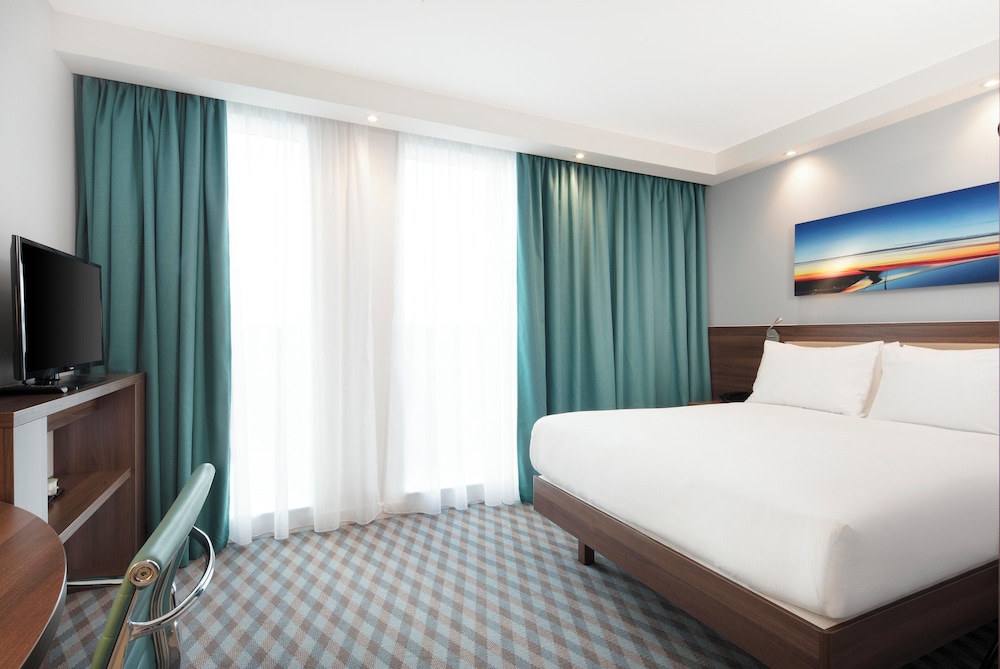 Hampton by Hilton London Stansted Airport 19