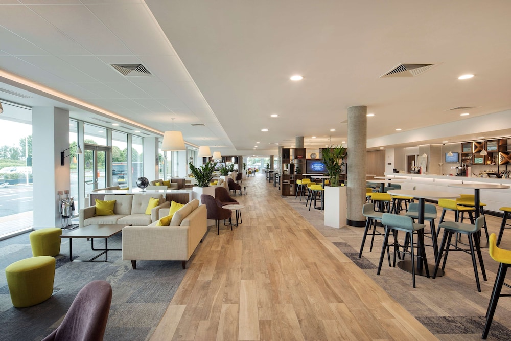 Hampton by Hilton London Stansted Airport 6