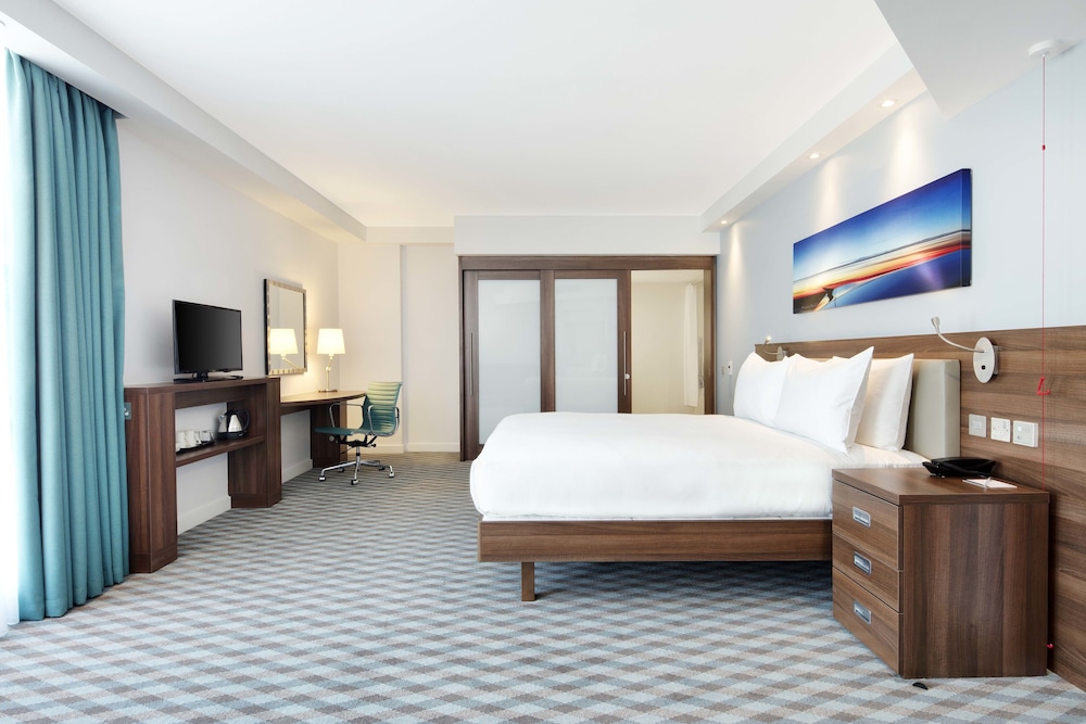 Hampton by Hilton London Stansted Airport 12