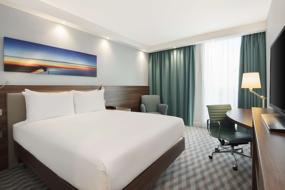 Hampton by Hilton London Stansted Airport 1