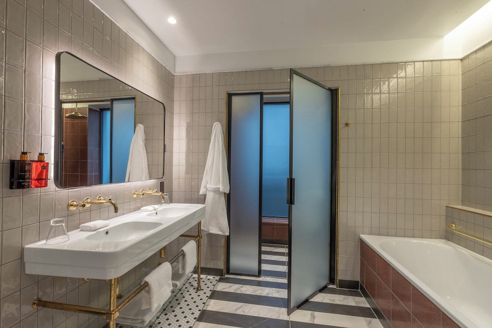 Clayton Hotel City of London 13