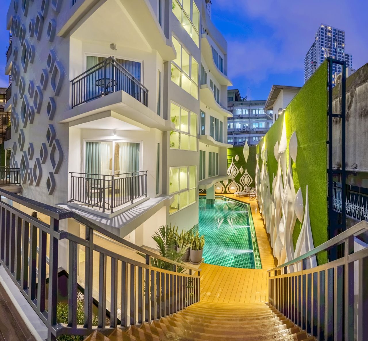 Anajak Bangkok 7