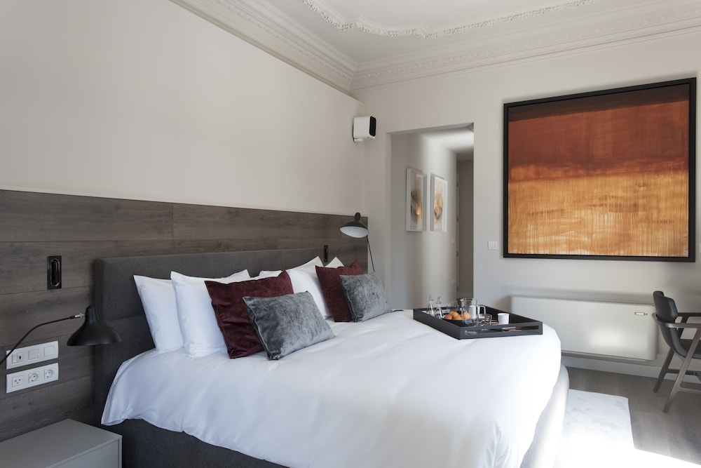 Casagrand Luxury Suites 16