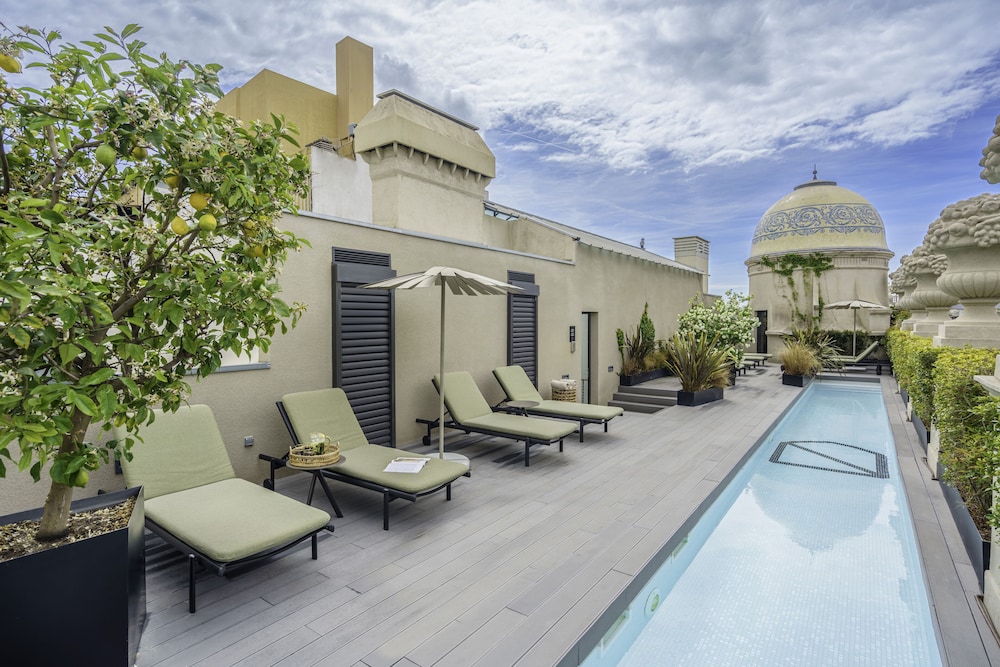 Casagrand Luxury Suites 1