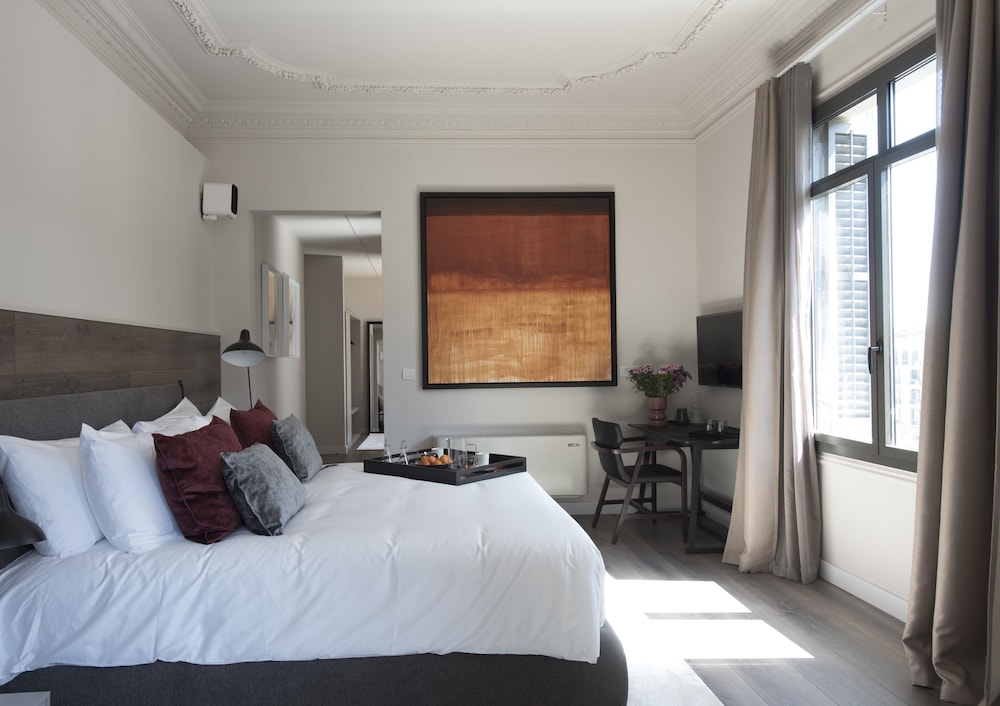 Casagrand Luxury Suites 7