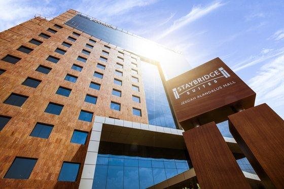 DoubleTree by Hilton Jeddah Al Andalus Mall 12