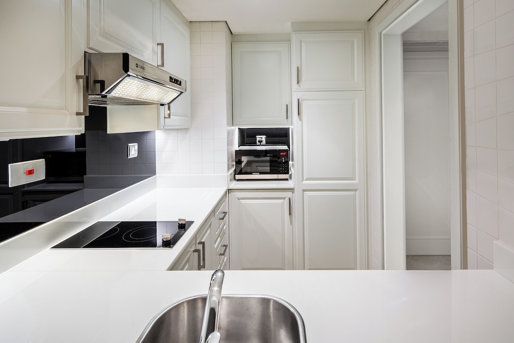 Beach Rotana - all suites 16