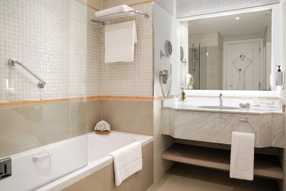 Beach Rotana - all suites 24