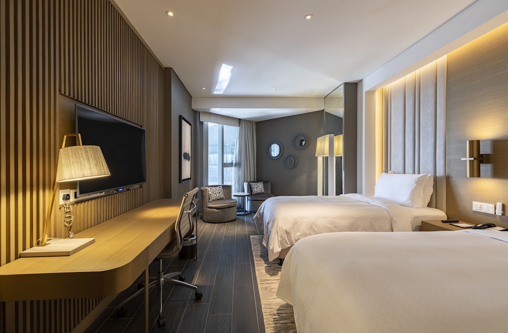 Al Bandar Rotana Creek 4