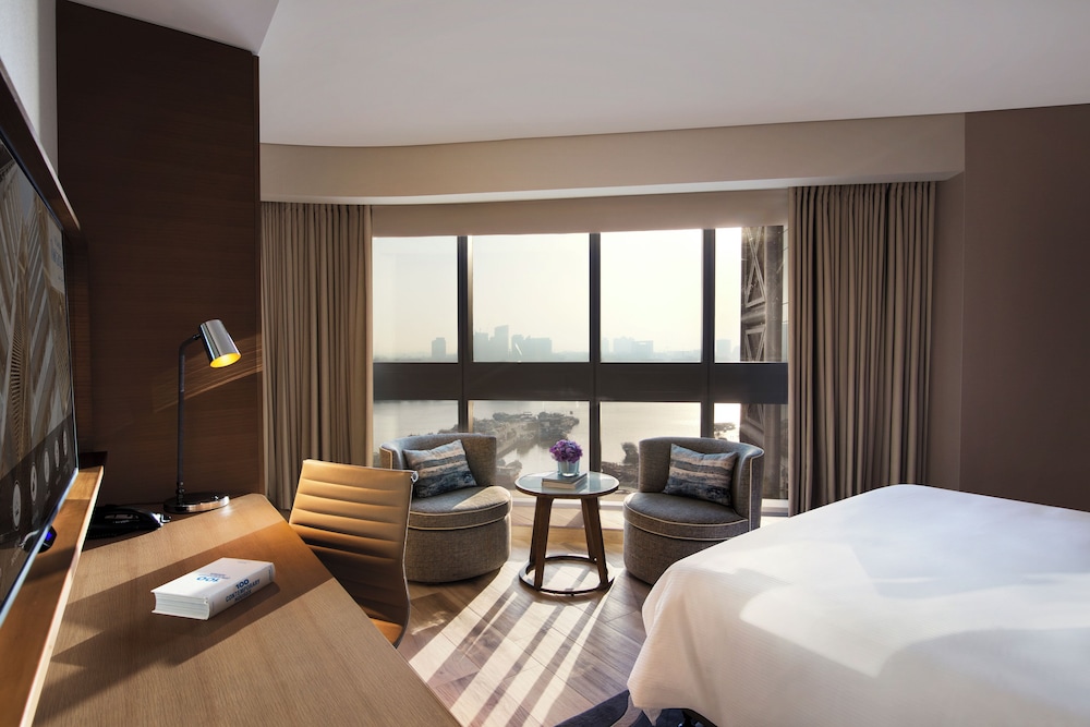 Al Bandar Rotana Creek 14