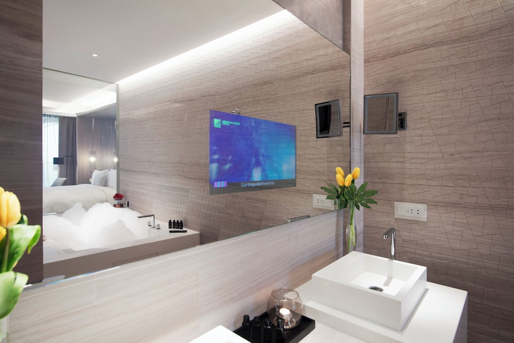Al Bandar Rotana Creek 16
