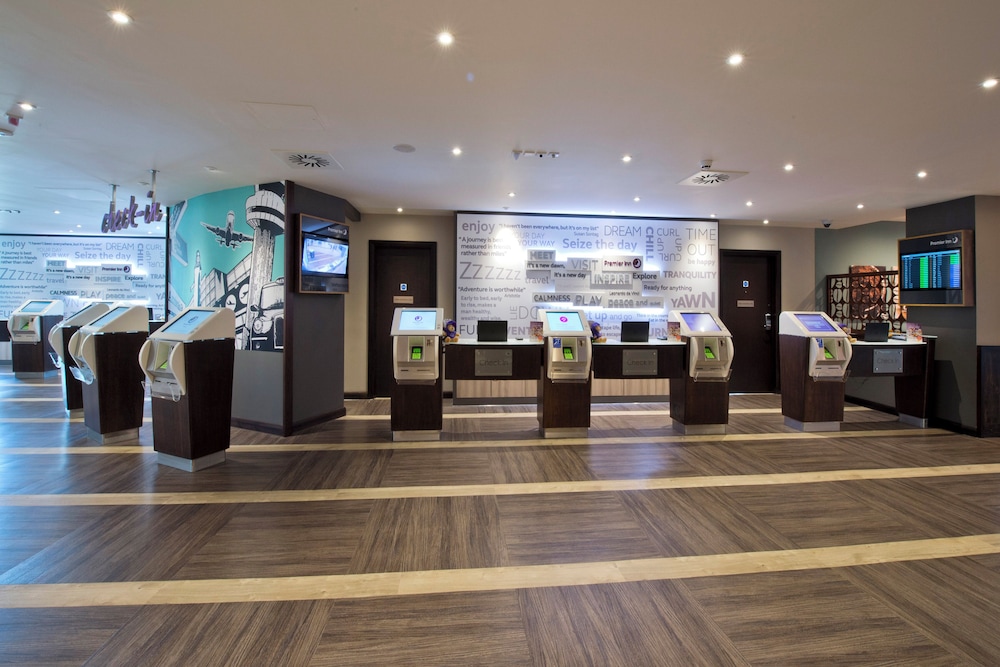Premier Inn London Heathrow Airport Terminal 4 4