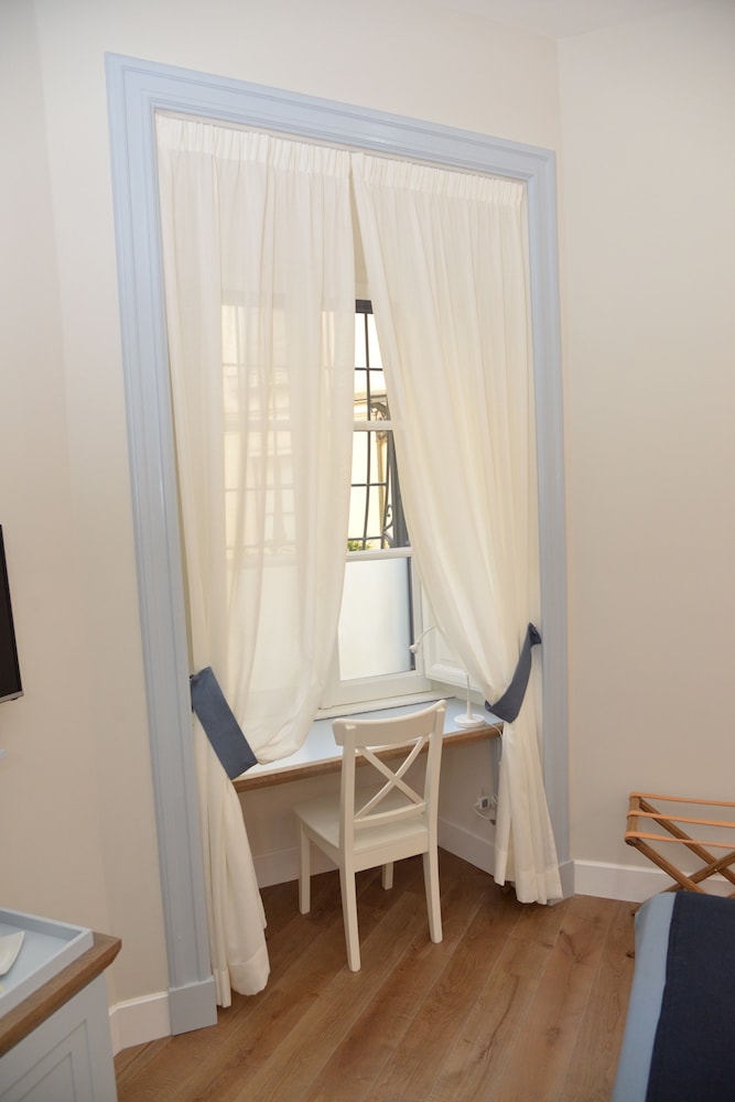 Little Rose Residence 10