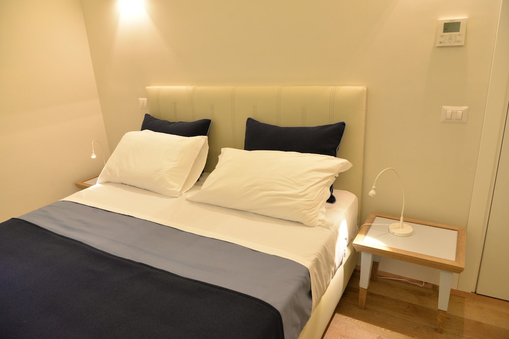 Little Rose Residence 14