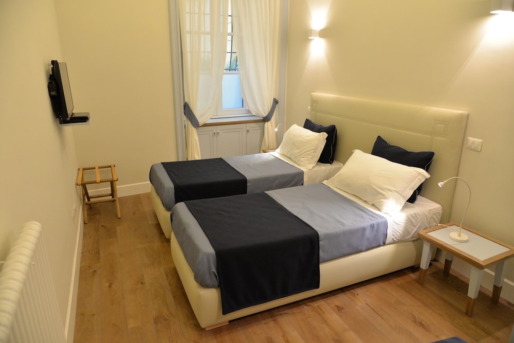 Little Rose Residence 7