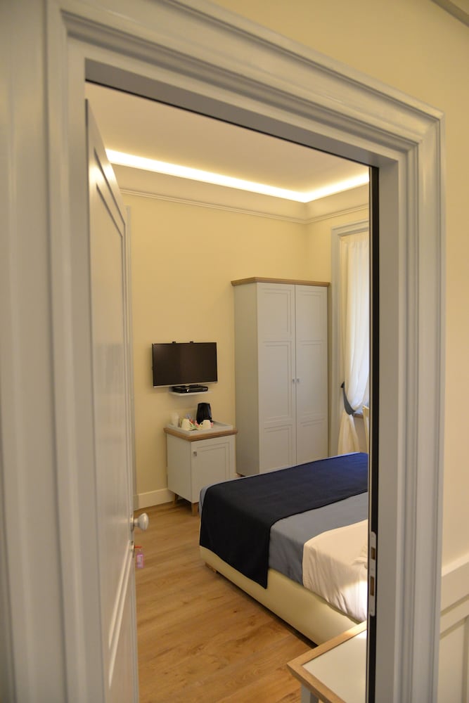 Little Rose Residence 15