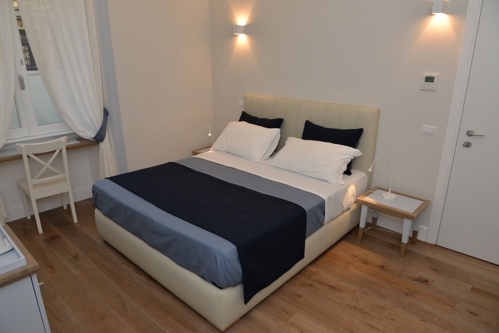 Little Rose Residence 12