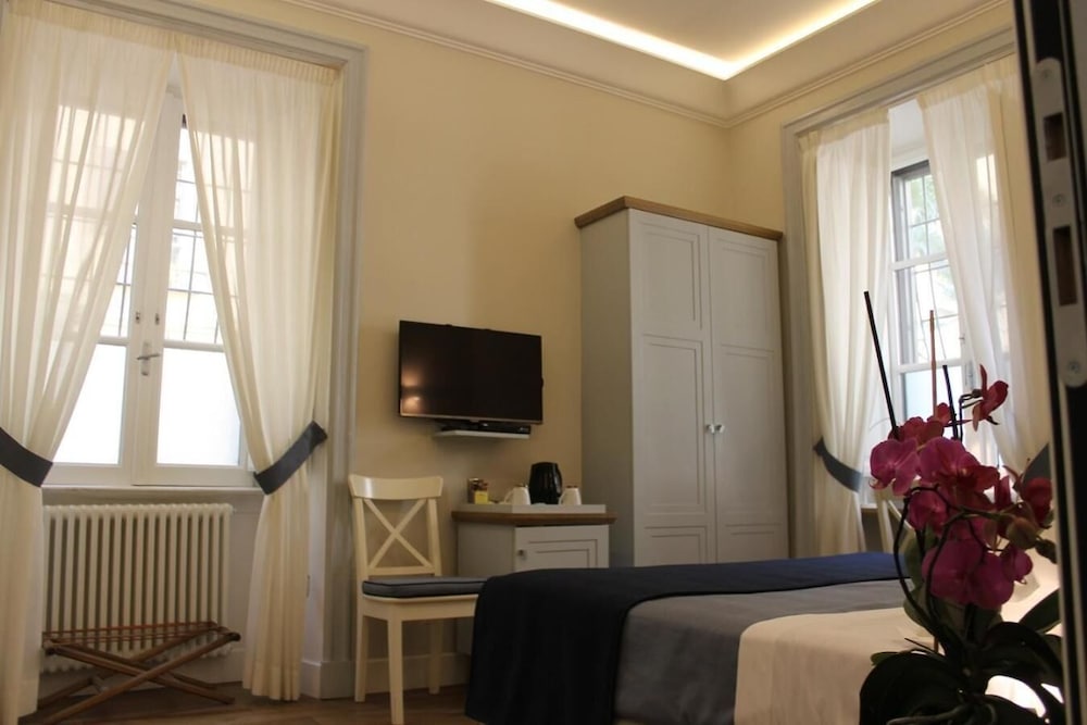 Little Rose Residence 16