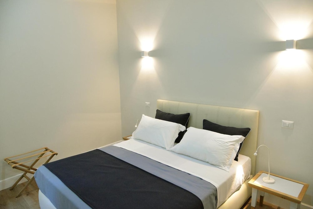 Little Rose Residence 20