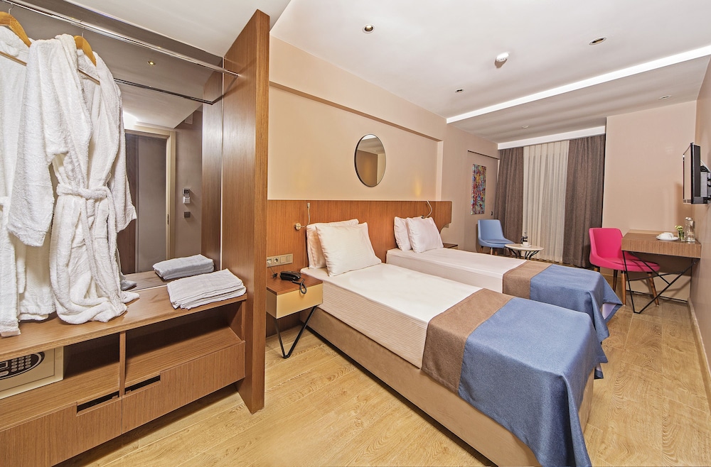 Redmont Hotel 11