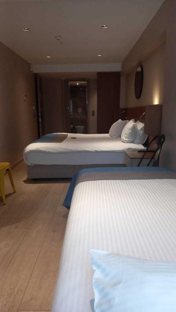 Redmont Hotel 23