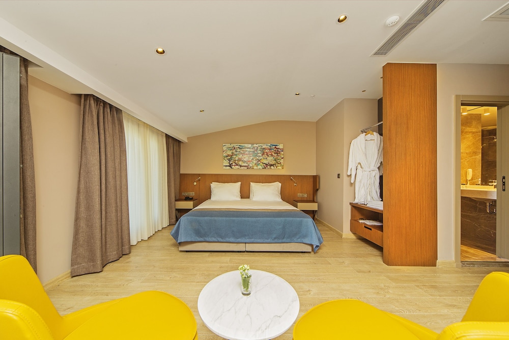 Redmont Hotel 6