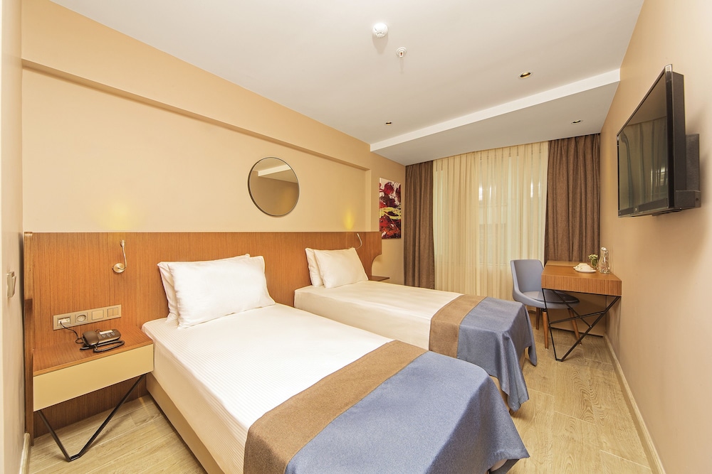 Redmont Hotel 16