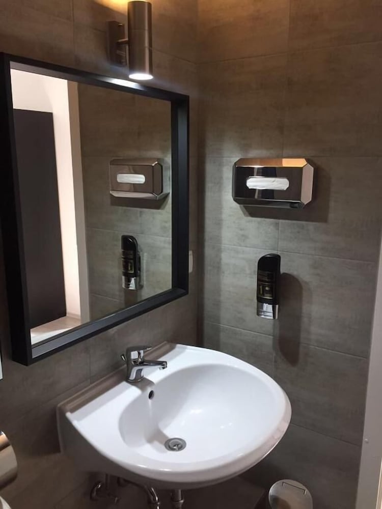 Main Hotel Frankfurt City 23