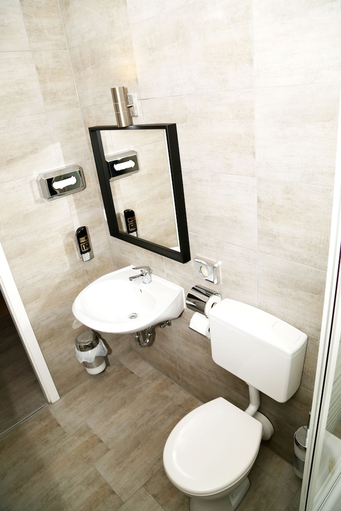 Main Hotel Frankfurt City 21