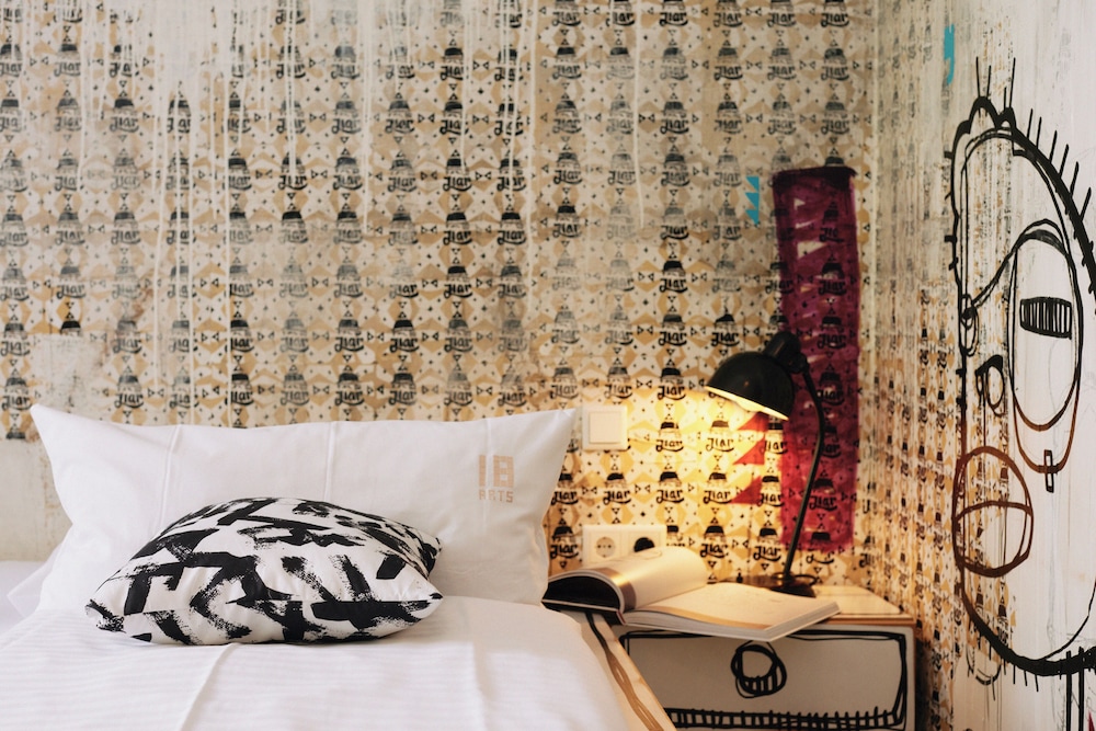 18Arts Hotel 9