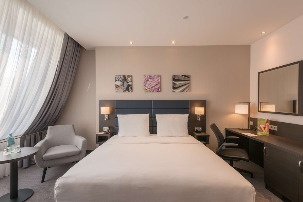 Hilton Garden Inn Frankfurt City Centre 8