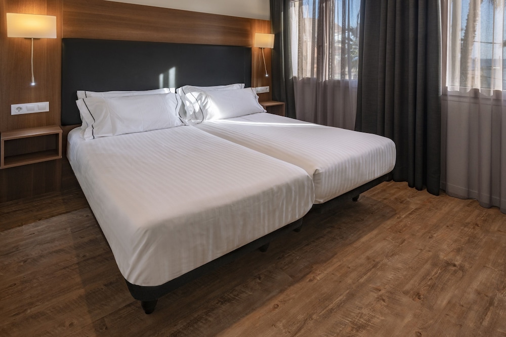 Apartamentos Playa de Castelldefels 11