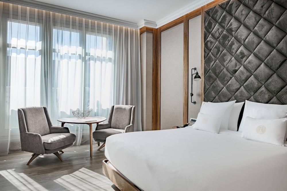 Hotel Círculo Gran Vía, Autograph Collection 24