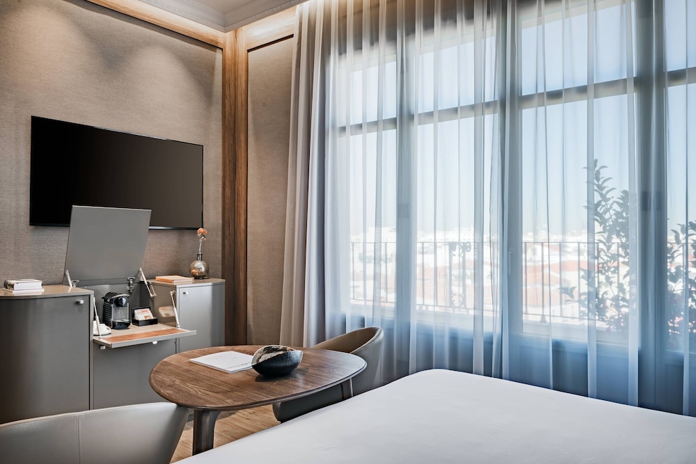 Hotel Círculo Gran Vía, Autograph Collection 9