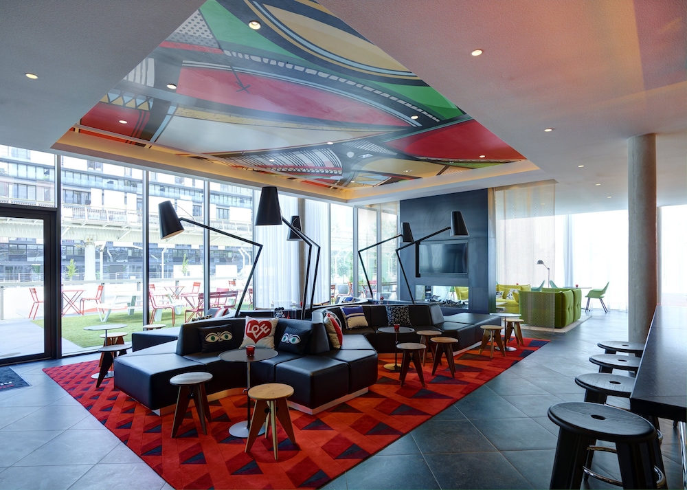 citizenM Paris La Defense 5