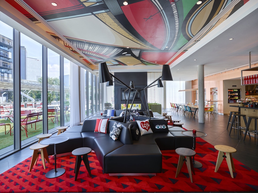 citizenM Paris La Defense 2