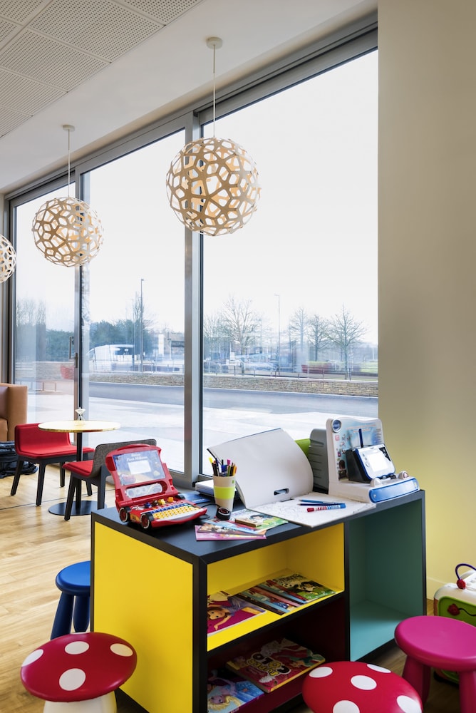 ibis Styles Guyancourt Versailles 12