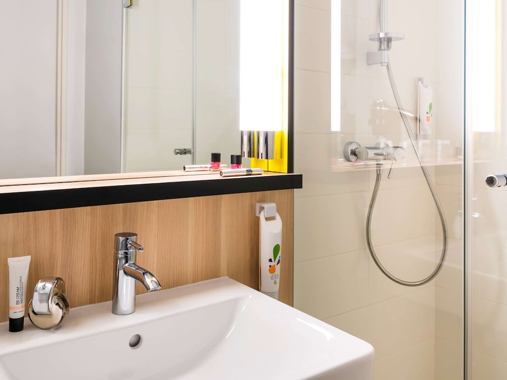 ibis Styles Guyancourt Versailles 8