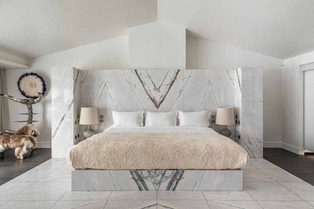 The Mandrake Hotel 23
