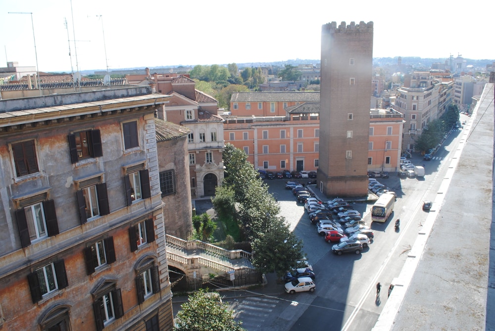 Lombardo House 15